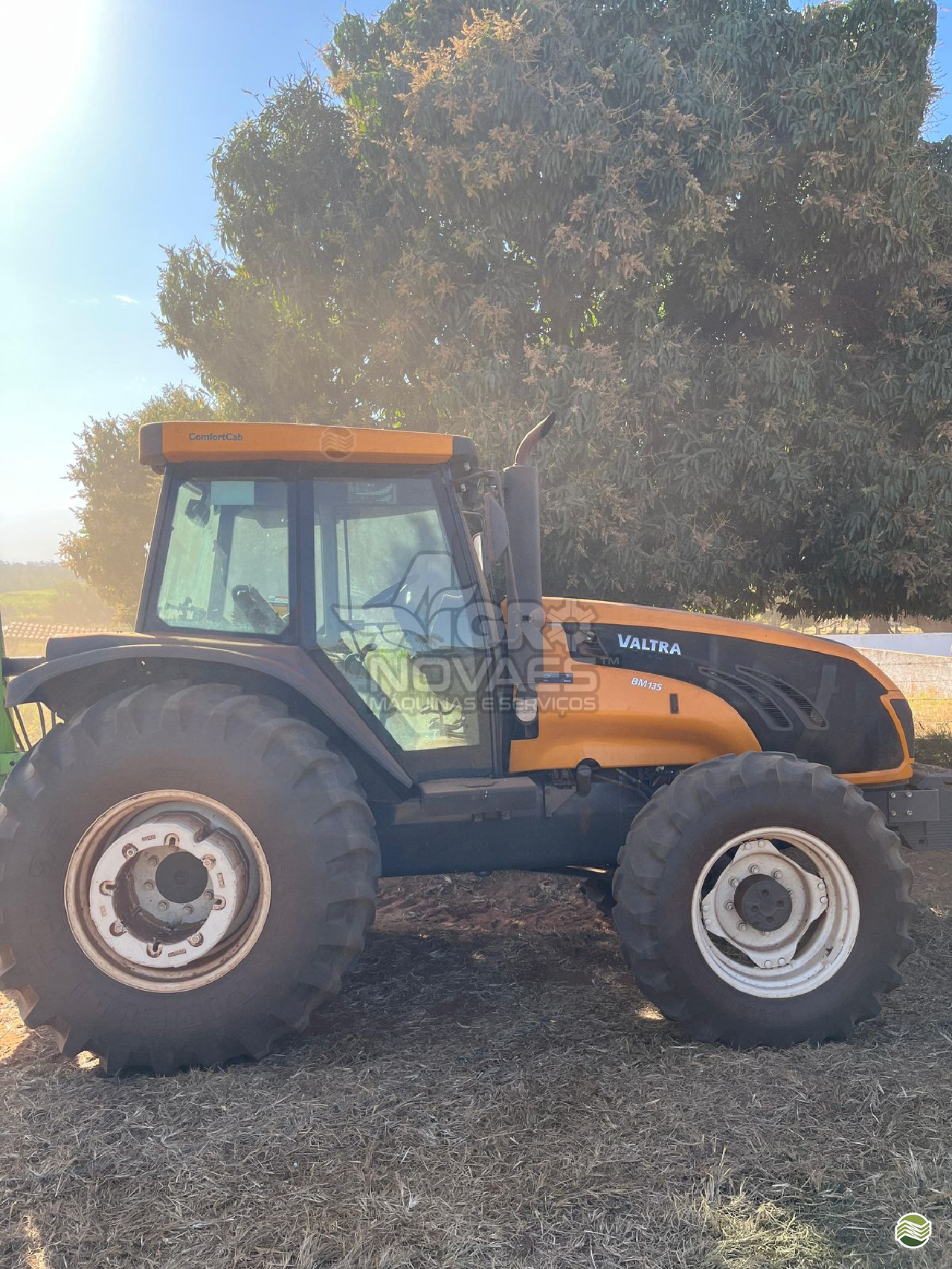 TRATOR VALTRA VALTRA BM 135 Tração 4x4 Agro Novaes Máquinas Agrícolas FERNANDOPOLIS SÃO PAULO SP